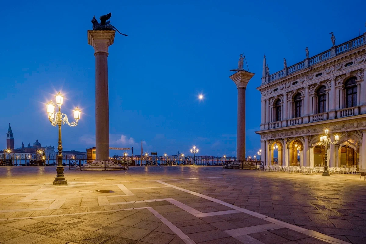 Piazza-San-Marco-Column